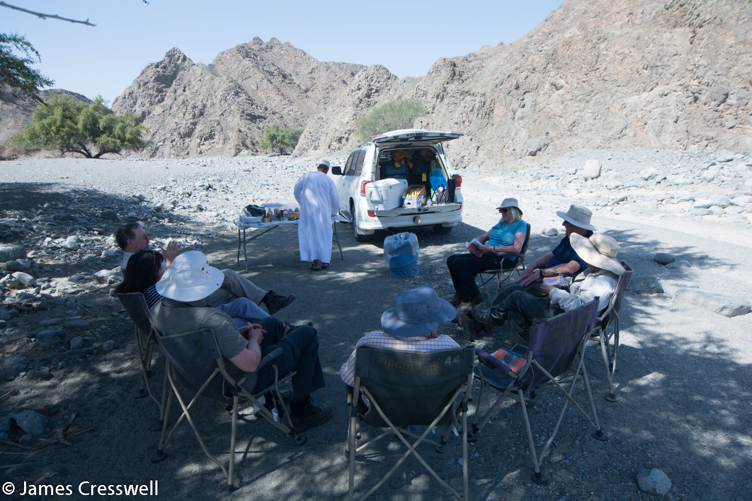 Picnic lunch at the sheeted dyke complex
