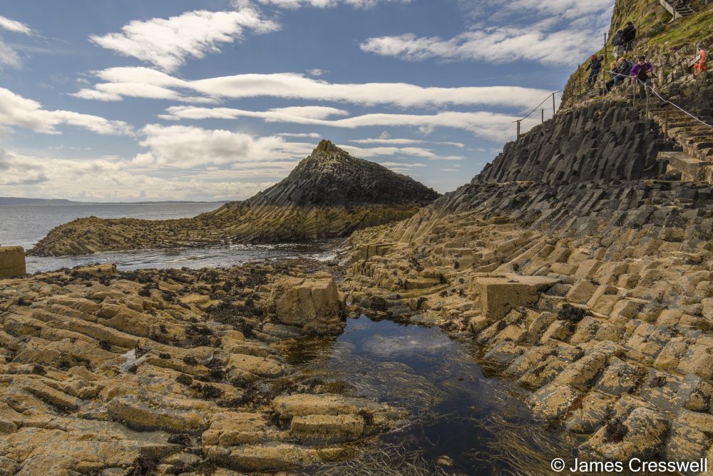 Columnar cooling structures in rock